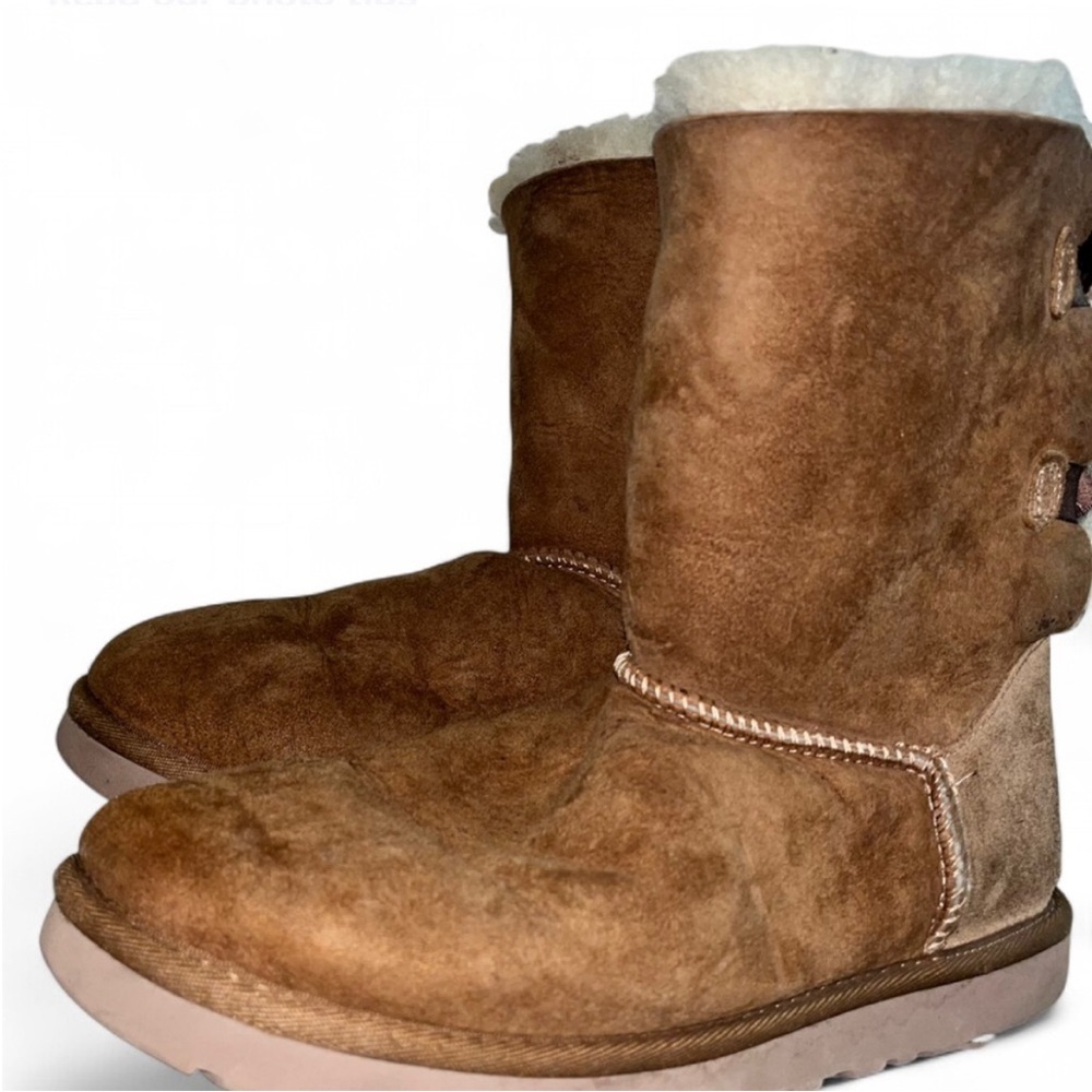 UGG Tan Boots with Cream Shearling and Bows - Picture 3 of 4